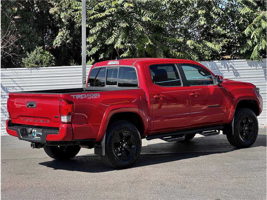 Used 2016 Toyota Tacoma TRD Sport AWD/4WD image 12