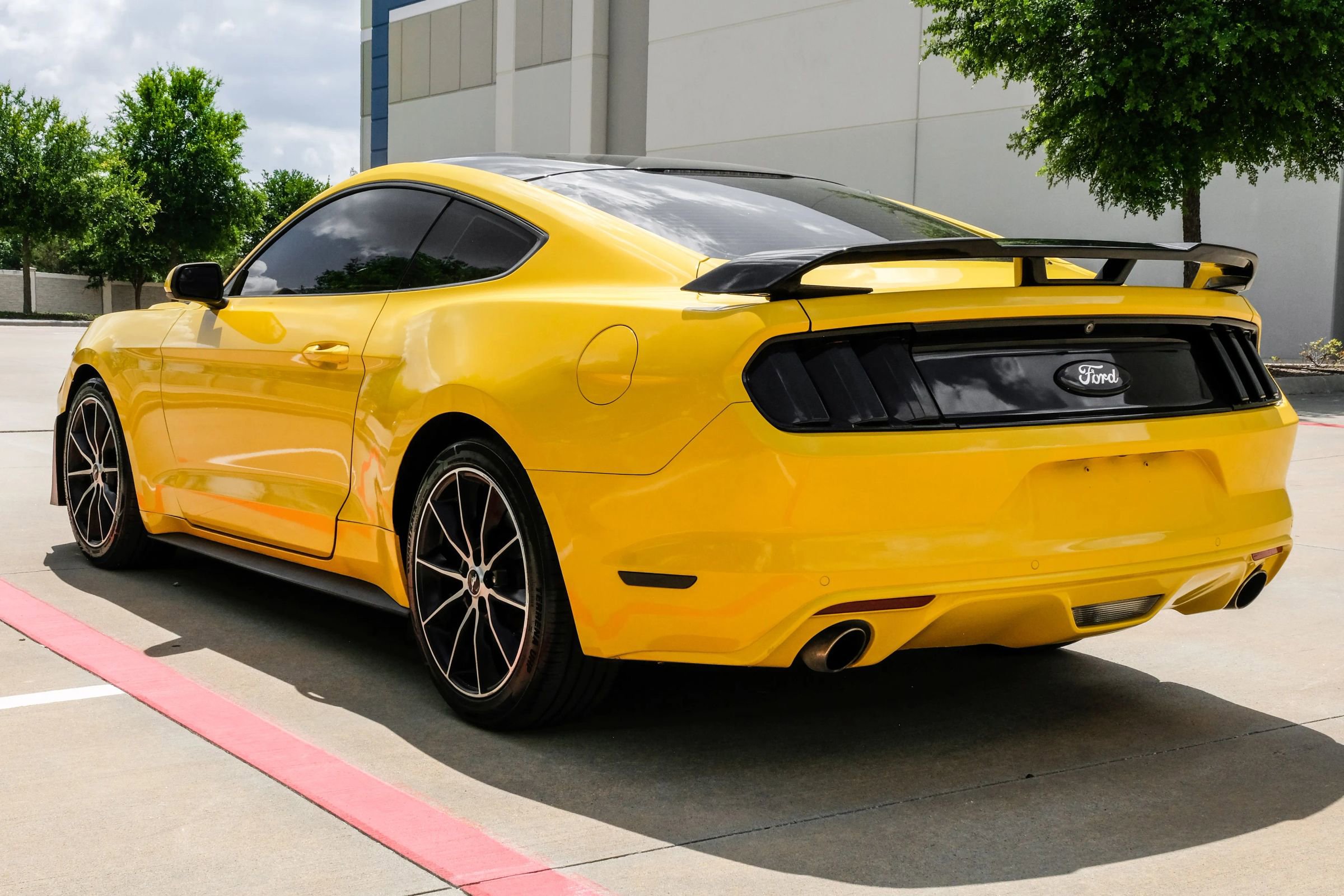 Used 2017 Ford Mustang GT w/ GT Performance Package image 17