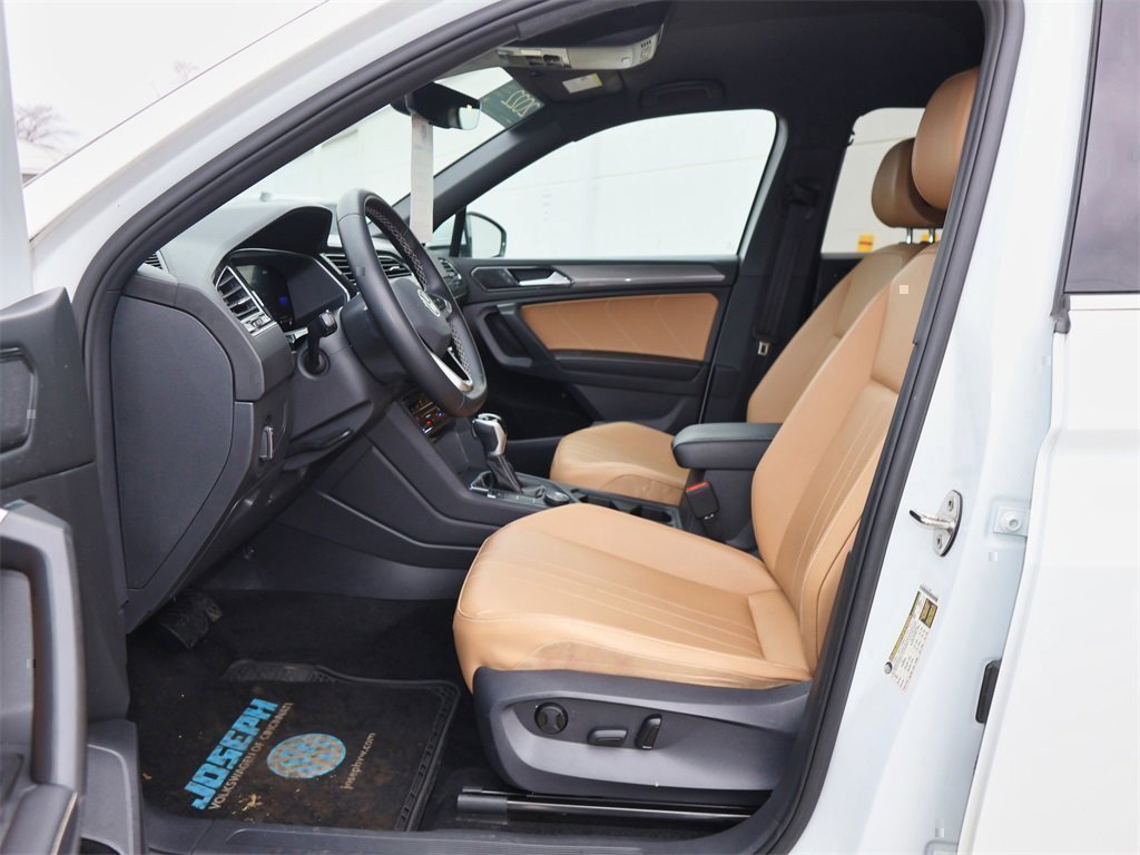 Certified 2022 Volkswagen Tiguan SE image 11
