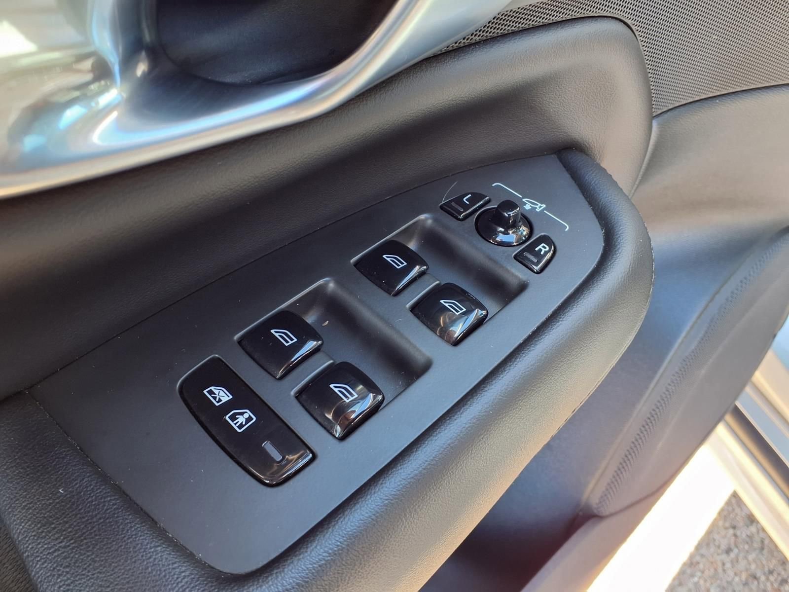 Used 2024 Volvo XC90 B5 Plus AWD/4WD image 15