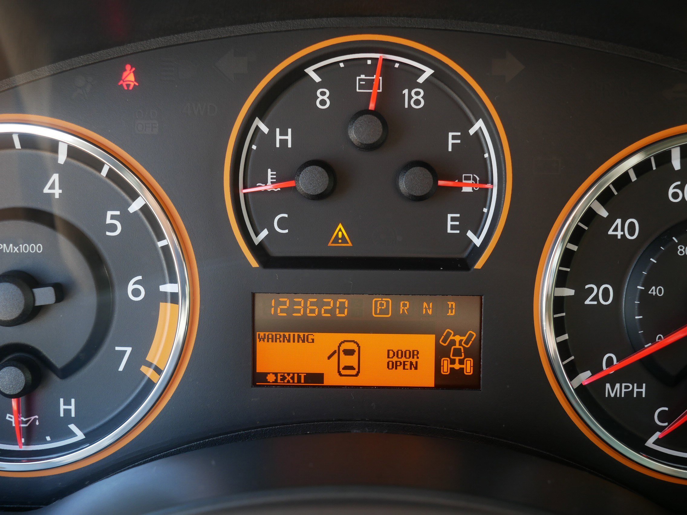 Used 2013 Nissan Armada Platinum w/ Platinum Reserve Pkg AWD/4WD image 21