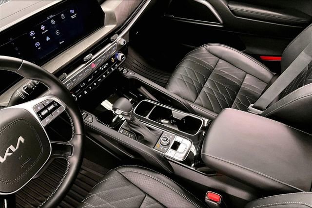 Used 2025 Kia Telluride AWD image 17