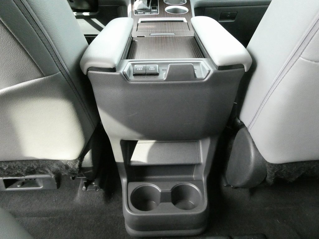 Used 2023 Toyota Sienna XLE image 36