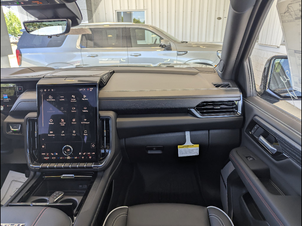 New 2026 GMC Yukon XL AT4 Ultimate w/ LPO, Floor Liner Package AWD/4WD image 4