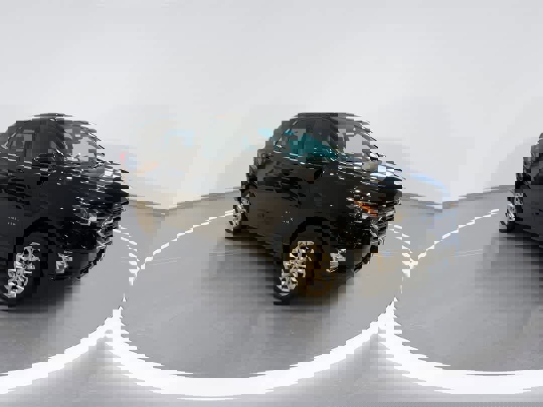 Used 2020 Chevrolet Equinox LT w/ Driver Convenience Package image 2