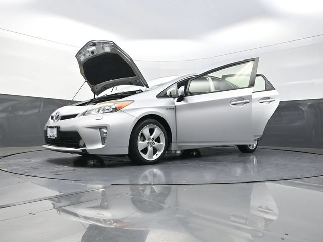 Used 2015 Toyota Prius Five FWD image 32