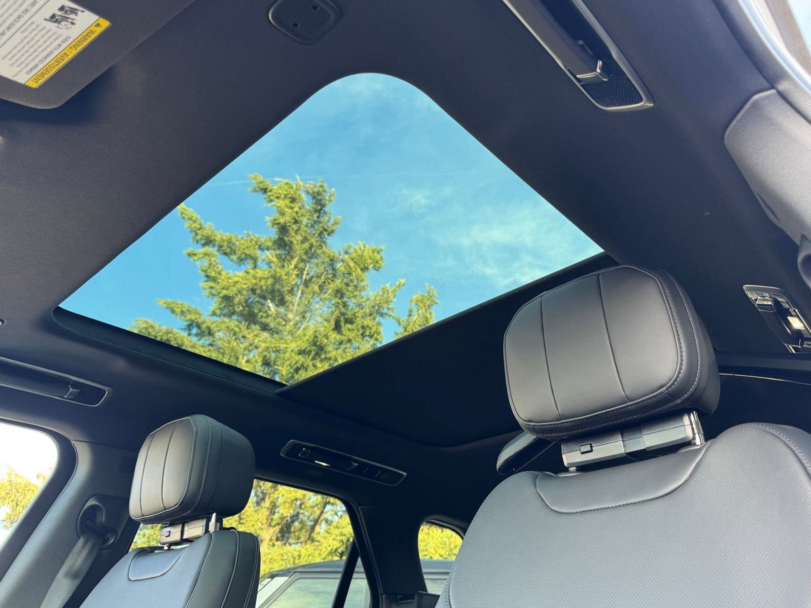 New 2026 Land Rover Range Rover Sport Dynamic SE image 18