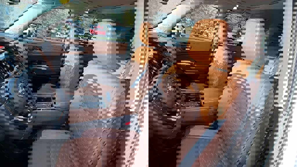 Used 2022 Nissan Pathfinder Platinum image 14