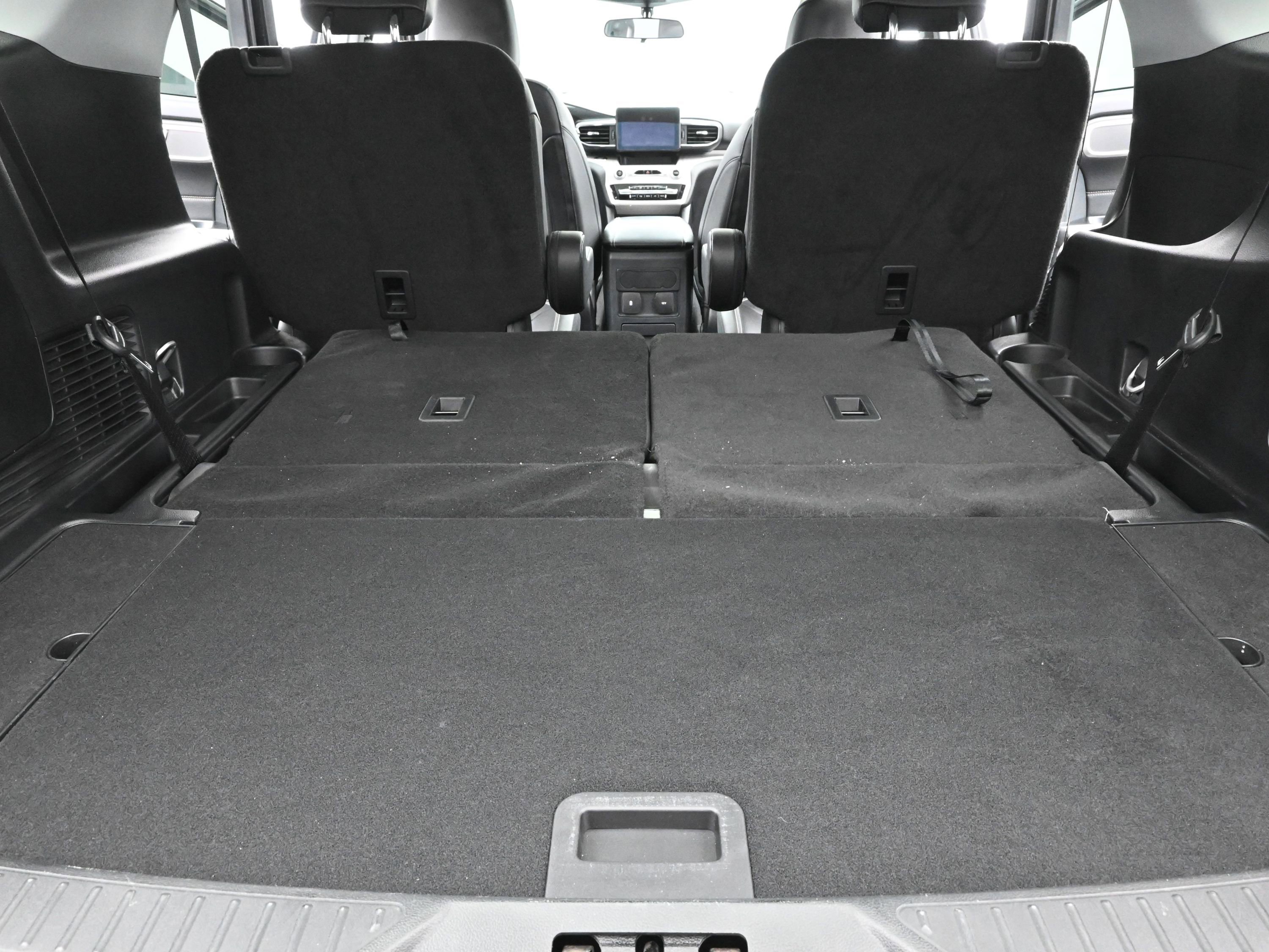 Used 2023 Ford Explorer XLT w/ Equipment Group 202A image 31