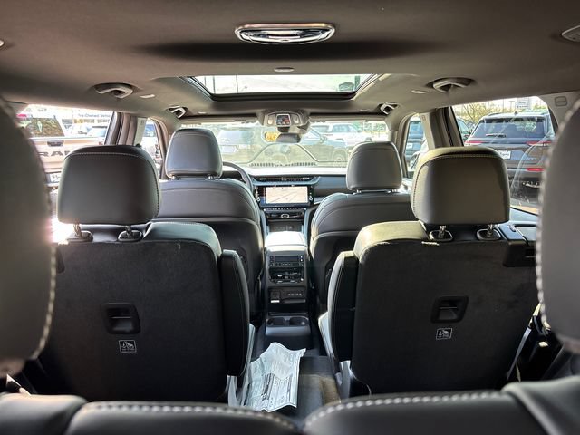New 2026 Jeep Grand Cherokee L Limited w/ Limited Altitude Package AWD/4WD image 33