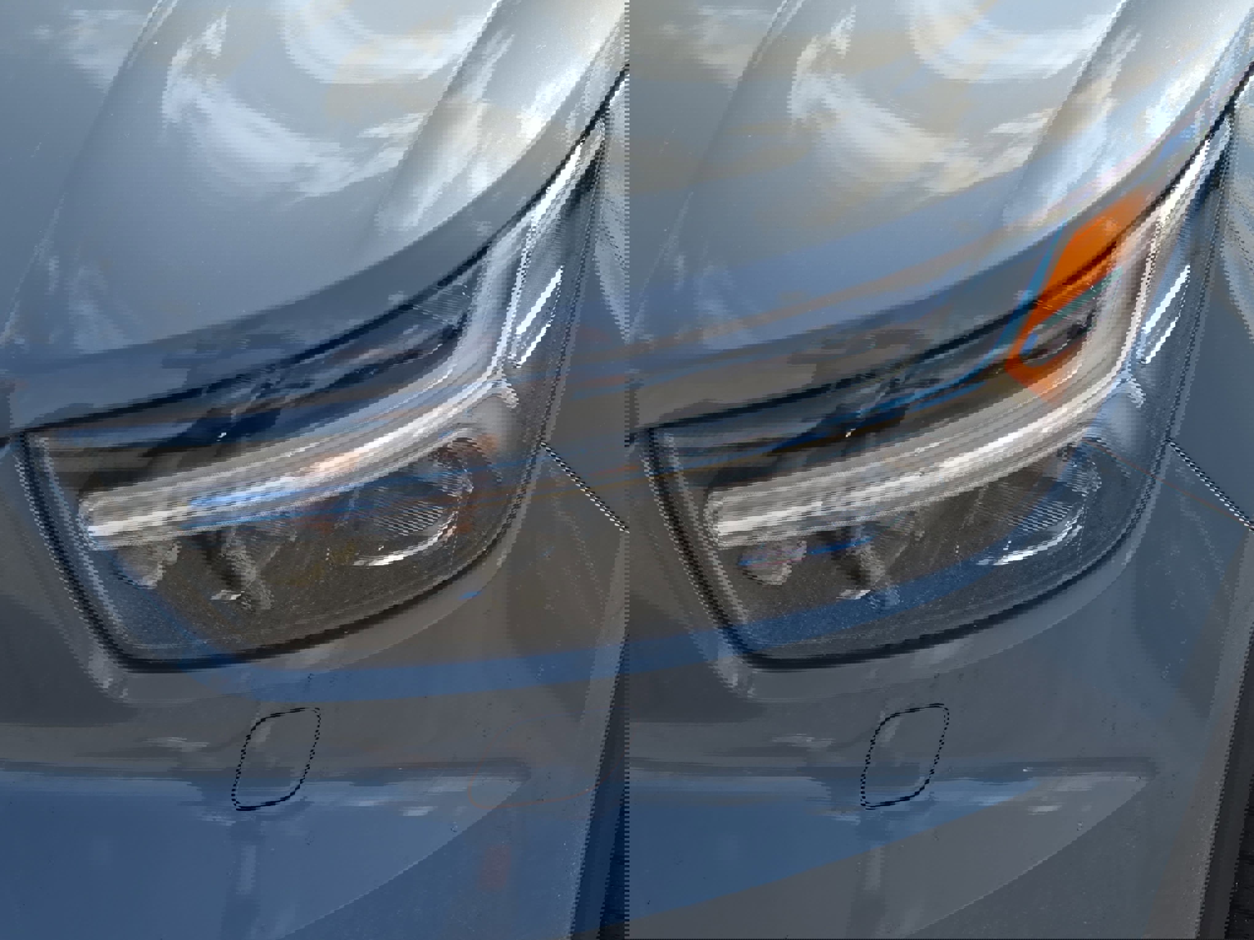 Used 2022 Volvo XC40 T5 R-Design w/ Advanced Package image 32