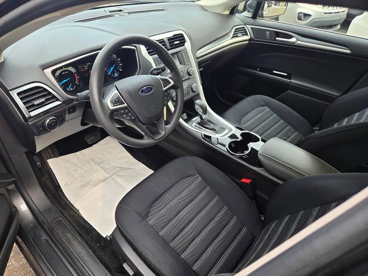 Used 2016 Ford Fusion SE image 37