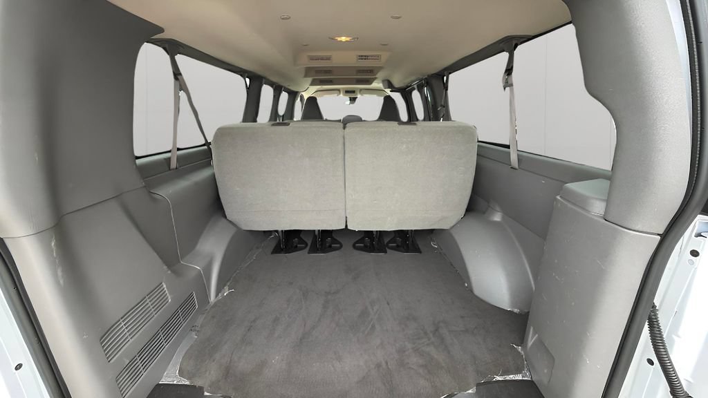 Used 2025 Chevrolet Express 3500 LT w/ LT Preferred Equipment Group RWD image 27