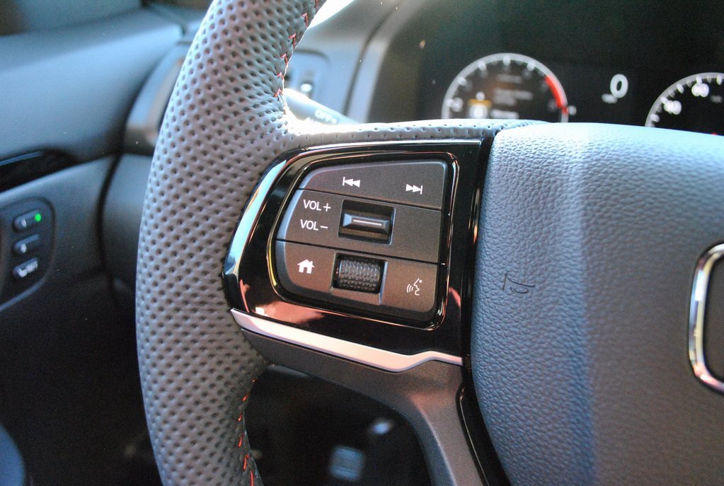 New 2026 Honda Ridgeline Black Edition image 10