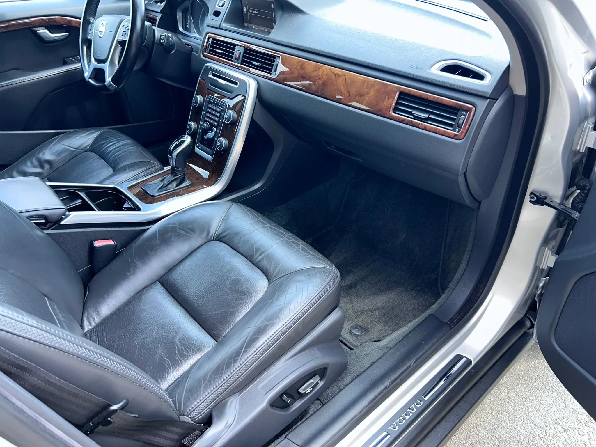 Used 2014 Volvo XC70 T6 image 66