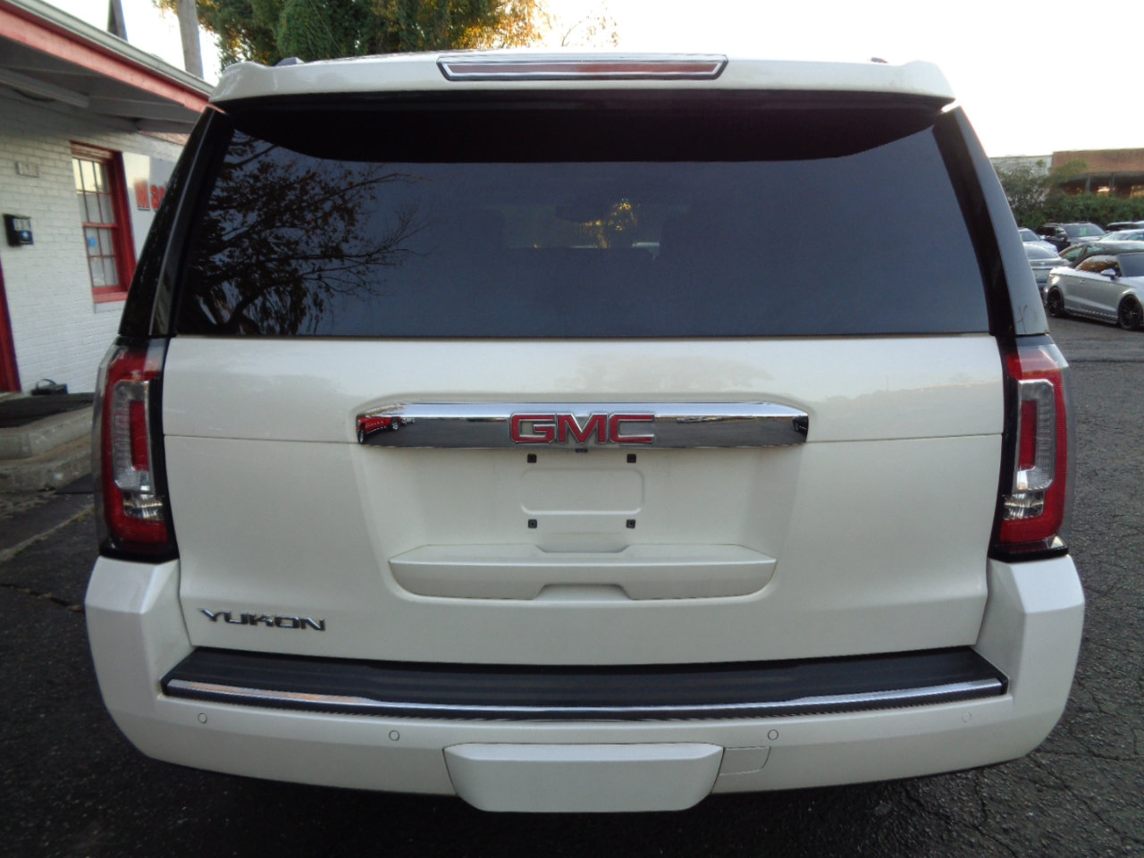 Used 2015 GMC Yukon Denali w/ Touring Package image 6