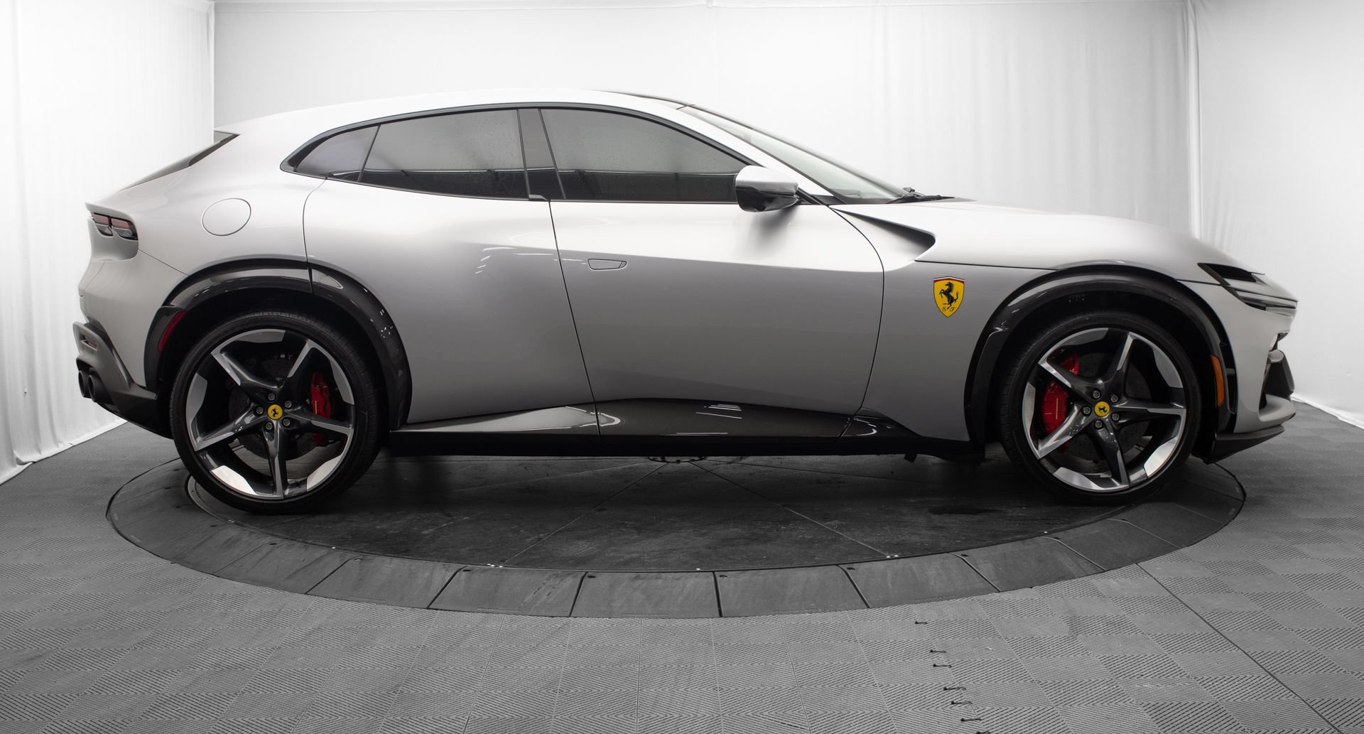Used 2025 Ferrari Purosangue AWD/4WD image 2