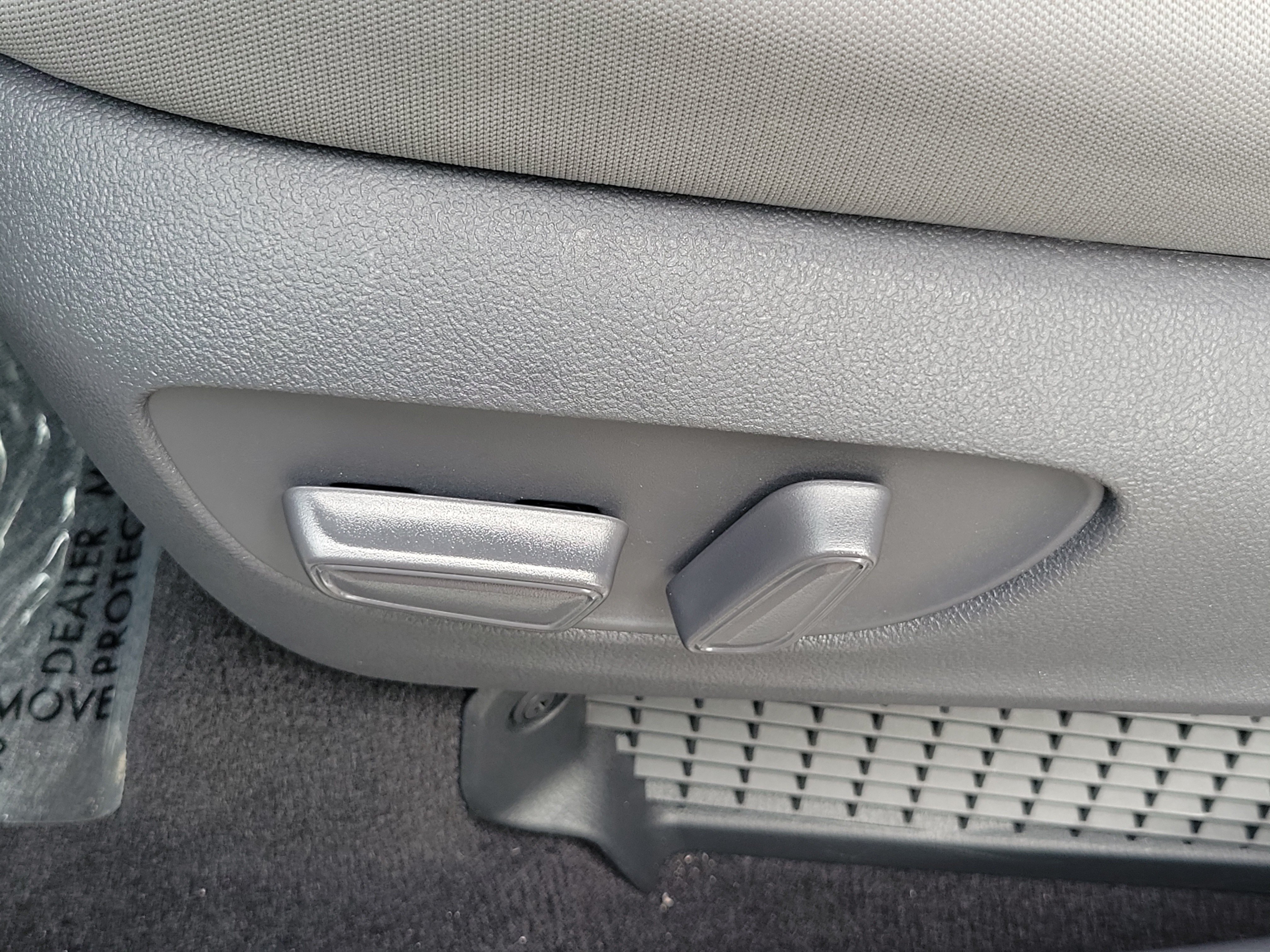 Used 2021 Toyota Sienna LE w/ LE Plus Package FWD image 22