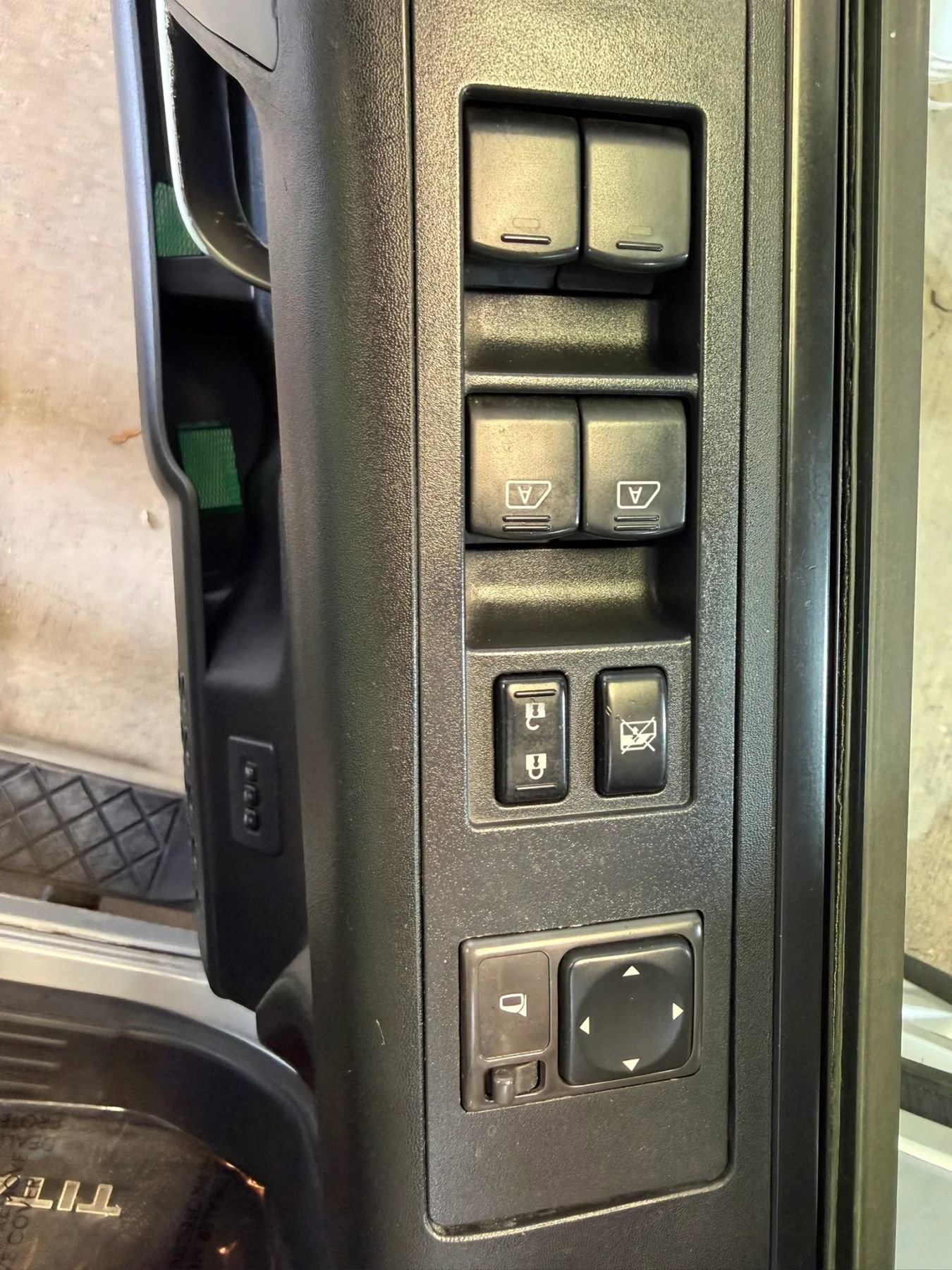 Used 2009 Nissan Titan LE w/ LE Max Utility Pkg RWD image 9