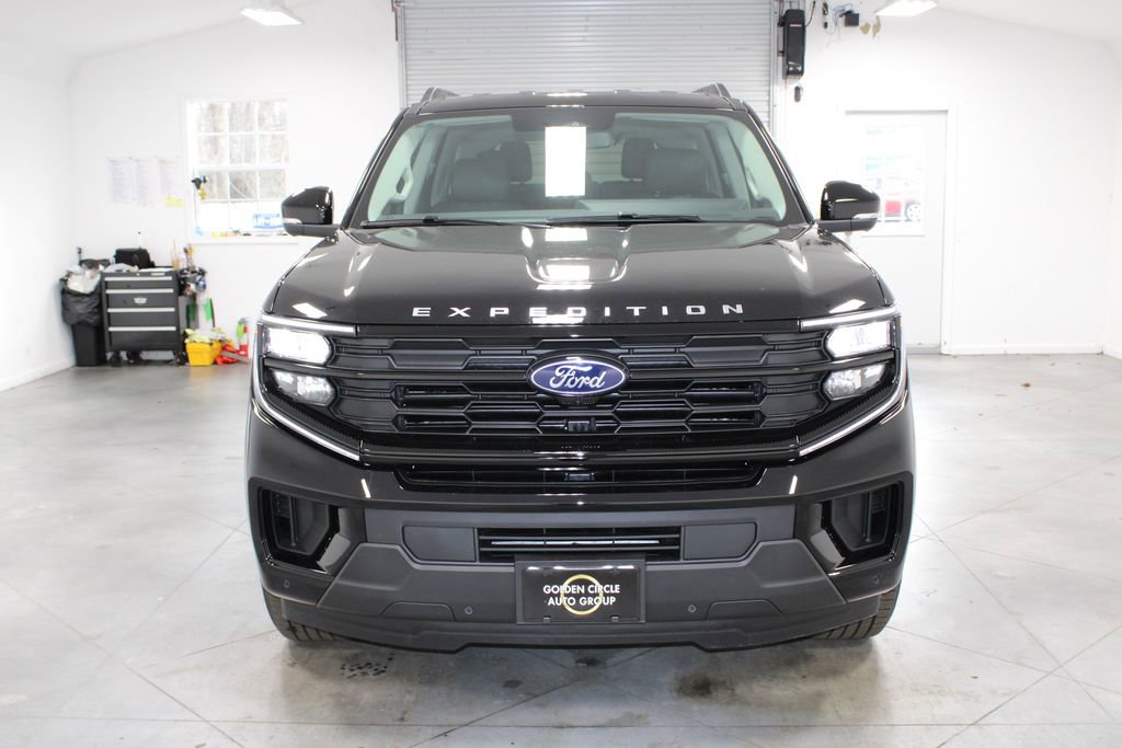New 2026 Ford Expedition Active image 2