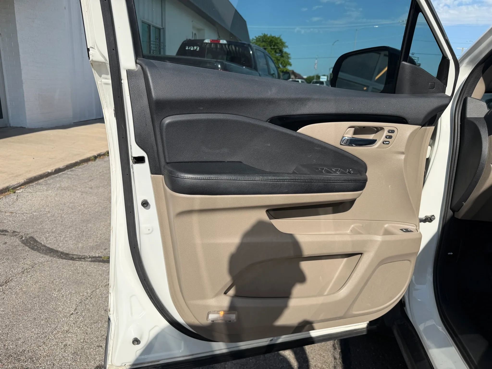 Used 2017 Honda Pilot Elite image 22
