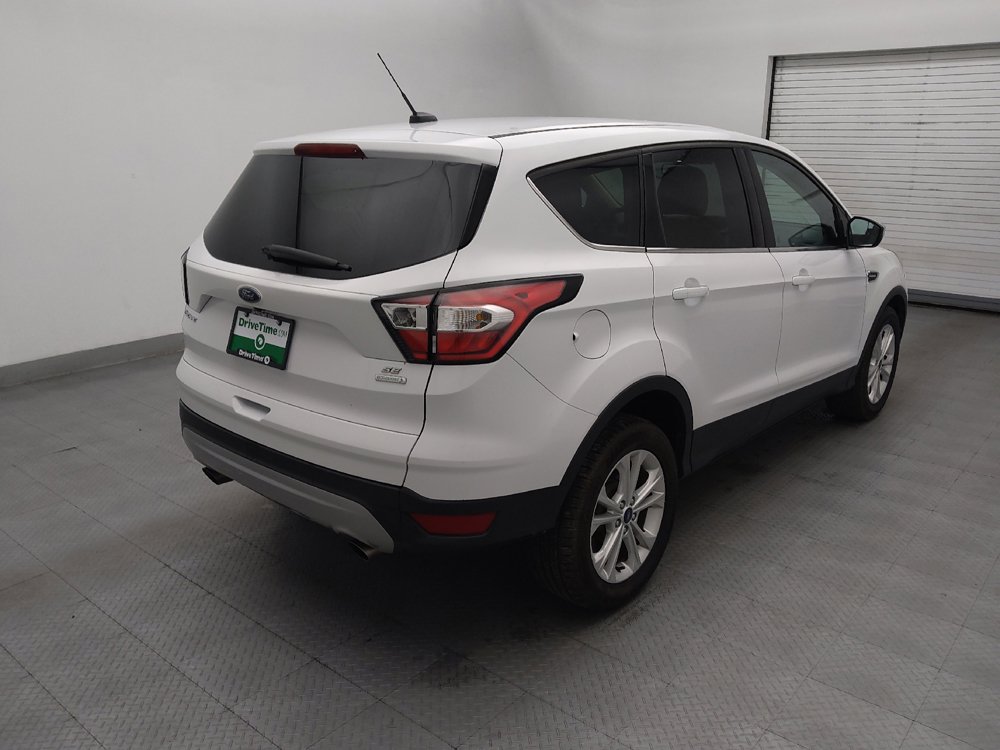 Used 2017 Ford Escape SE FWD image 9