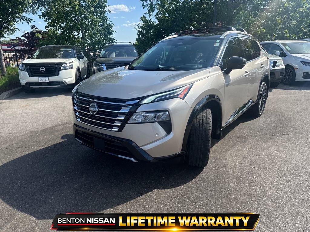 Used 2025 Nissan Rogue Platinum w/ Platinum Premium Package FWD image 4