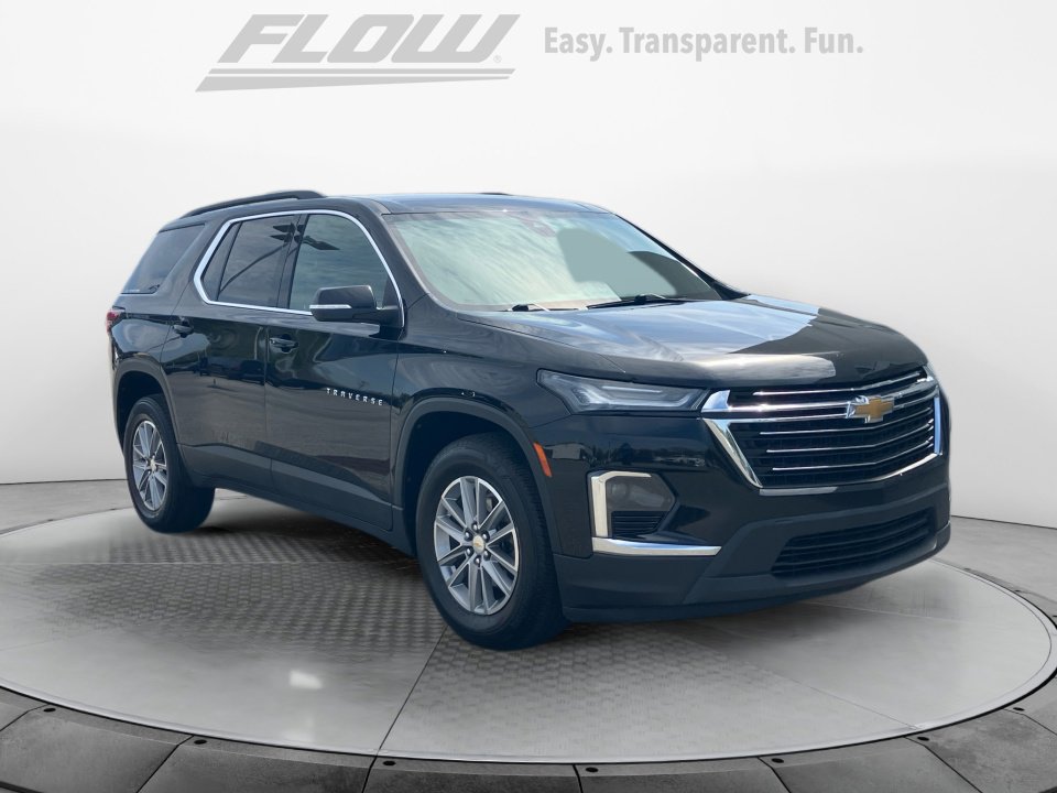 Used 2022 Chevrolet Traverse LT image 1