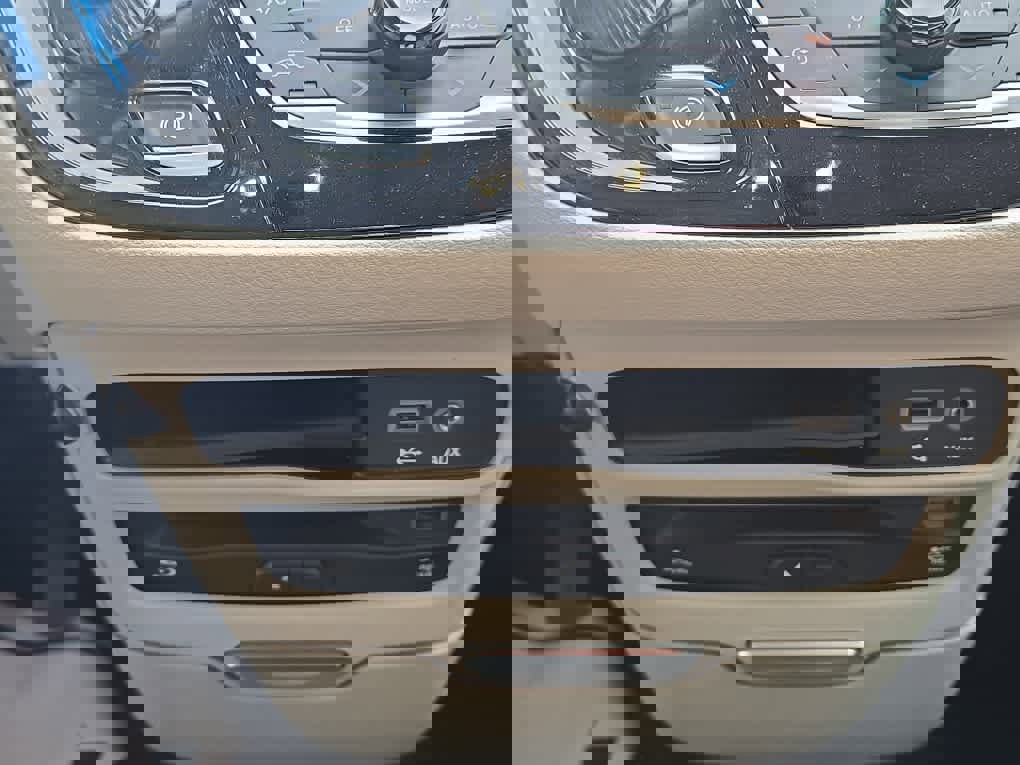 Used 2018 Chrysler Pacifica Touring-L Plus w/ Advanced Safetytec Group image 12