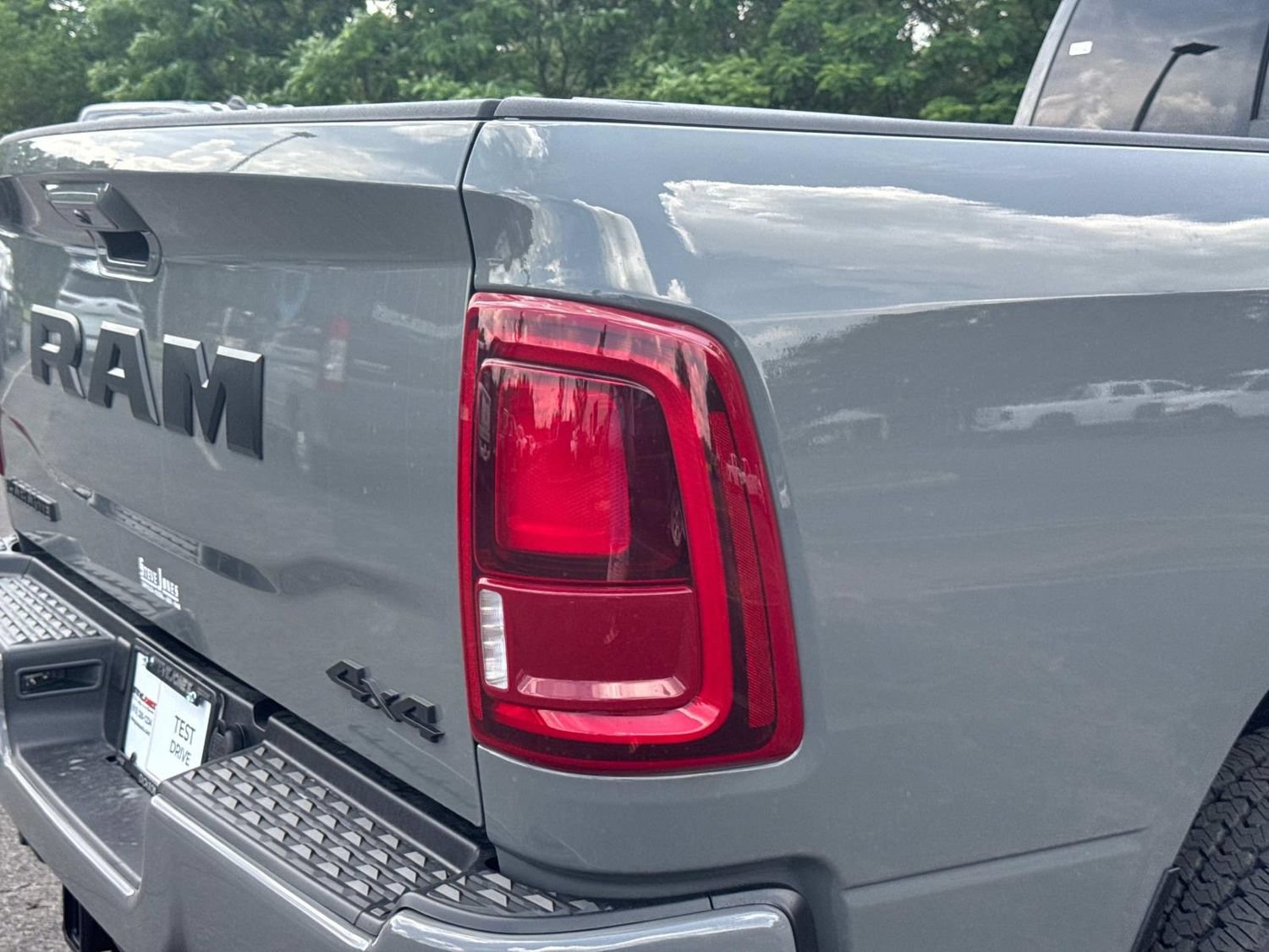 New 2026 RAM 2500 Laramie w/ Night Edition AWD/4WD image 15