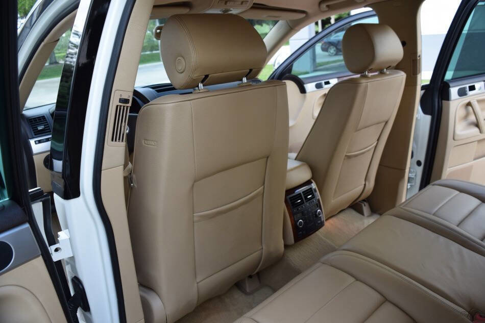 Used 2006 Volkswagen Touareg V10 TDI AWD/4WD image 45