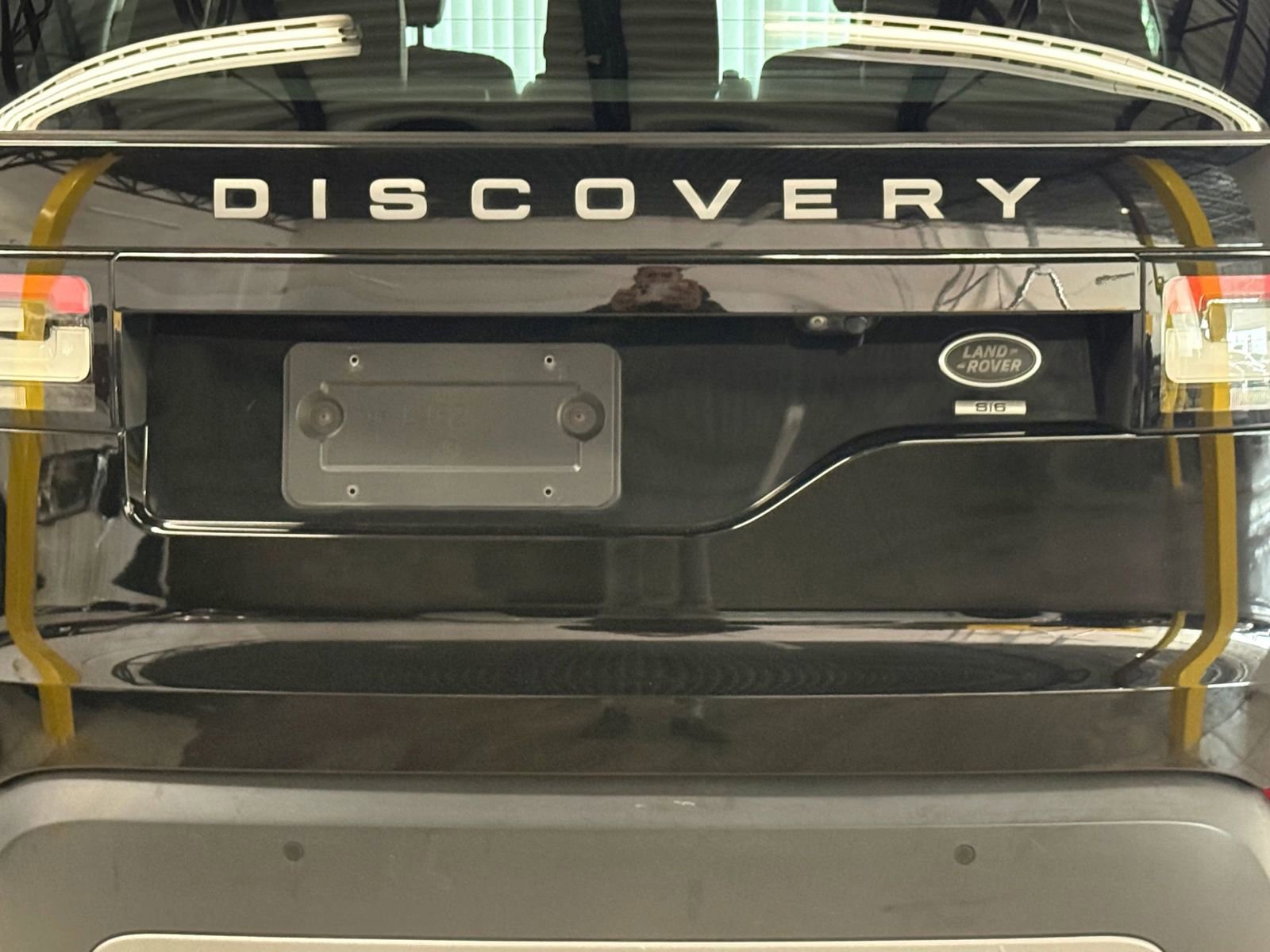 Used 2020 Land Rover Discovery SE image 11