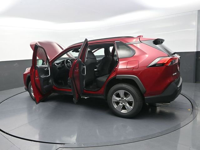 Used 2025 Toyota RAV4 XLE image 45