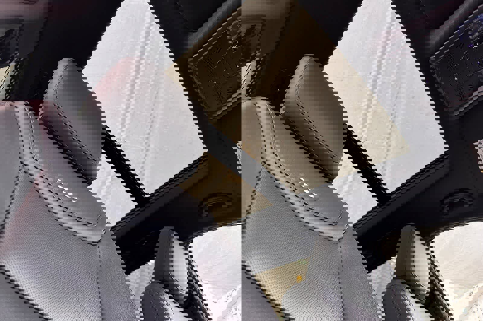 Used 2023 Cadillac XT6 Sport w/ Technology Package image 17