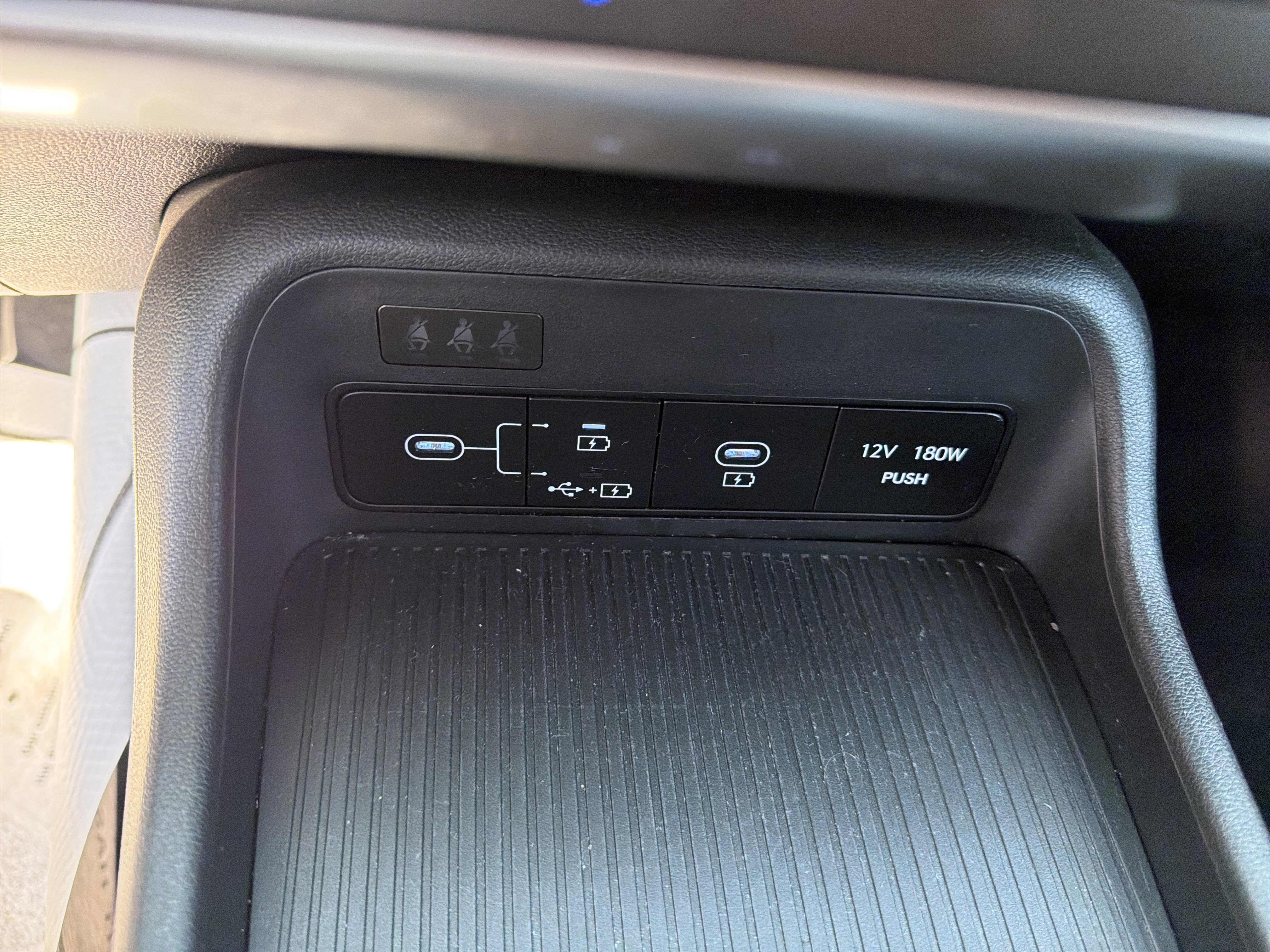 Used 2025 Hyundai Kona SEL AWD/4WD image 26
