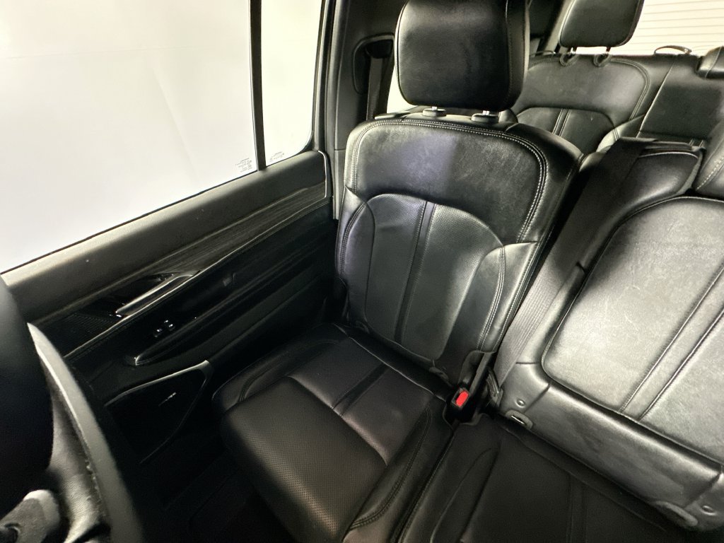 Used 2024 Jeep Wagoneer Series II w/ Flexible Seating Group AWD/4WD image 12