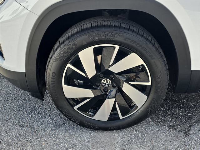 New 2026 Volkswagen Atlas Cross Sport SE FWD image 9