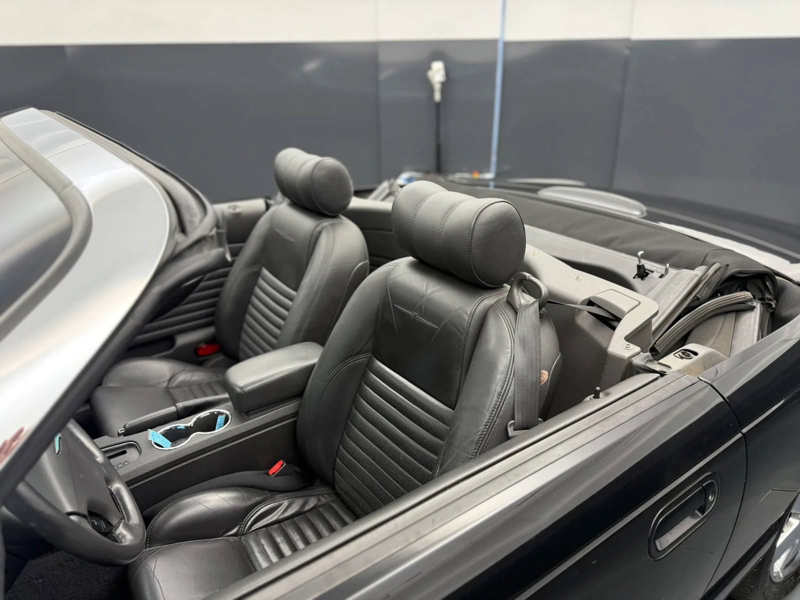 Used 2002 Ford Thunderbird RWD image 9