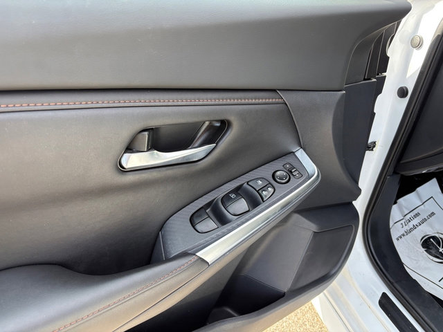 Used 2022 Nissan Sentra SR w/ Lighting Package FWD image 10