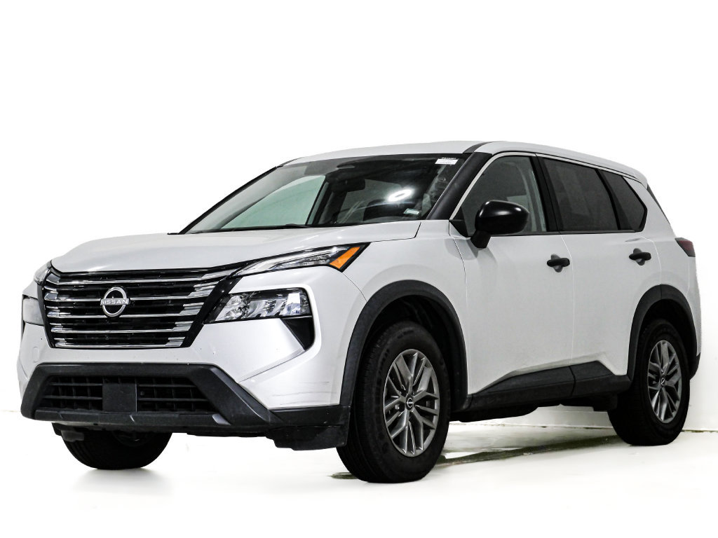 Used 2024 Nissan Rogue S FWD image 3