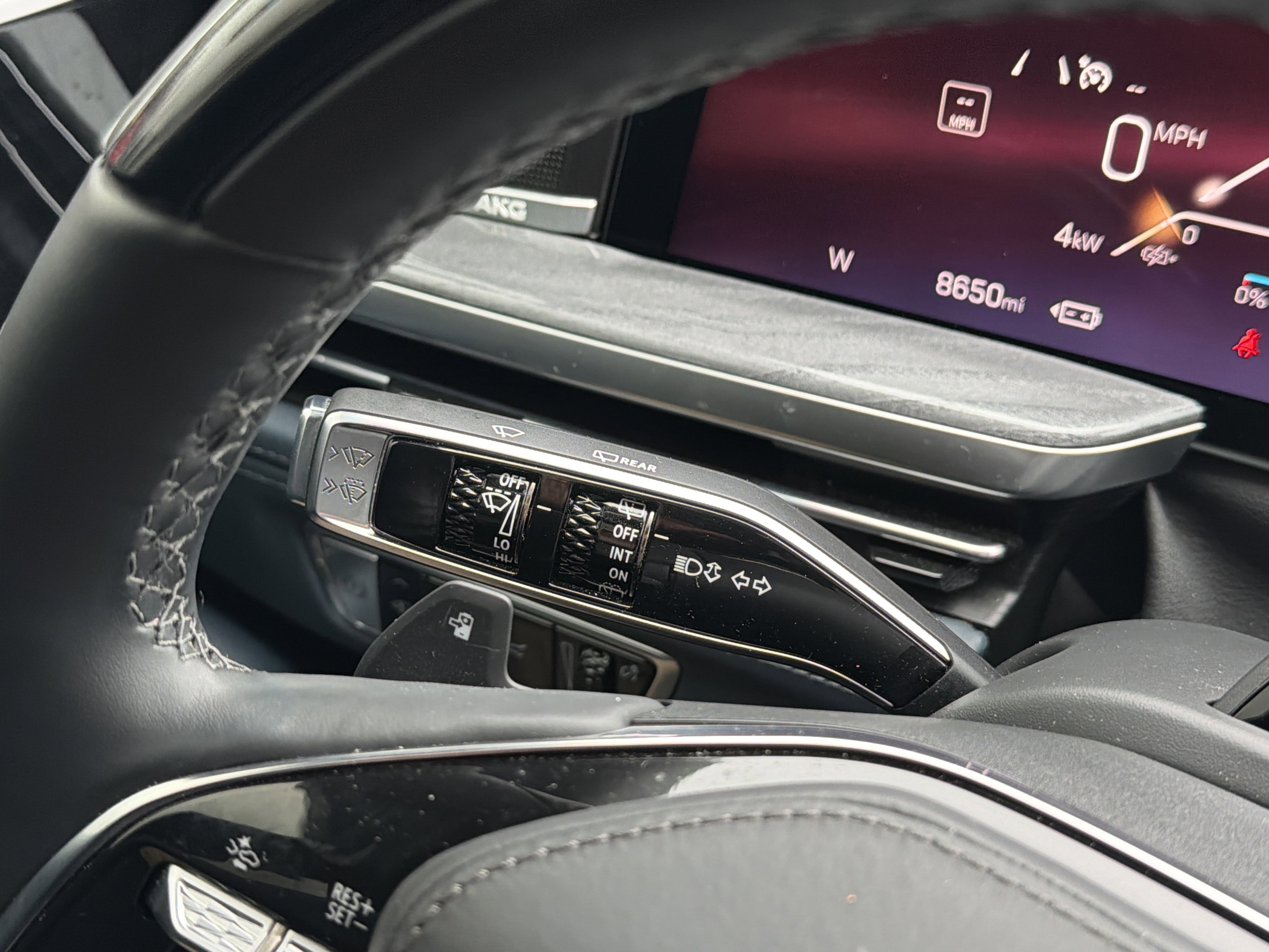 Used 2025 Cadillac Escalade IQ Sport 2 w/ LPO, ONYX Package image 19