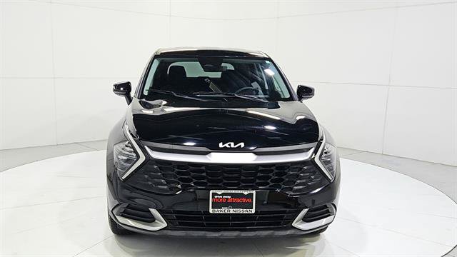 Used 2025 Kia Sportage LX FWD image 2