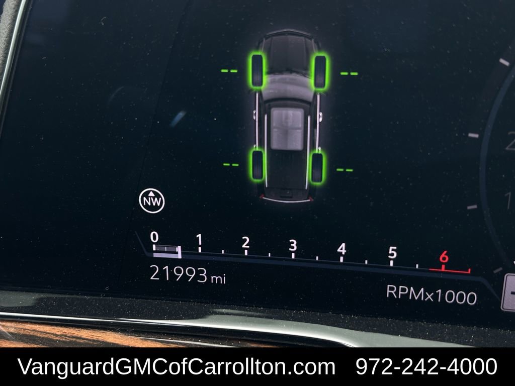 Used 2024 Cadillac Escalade ESV Luxury image 18