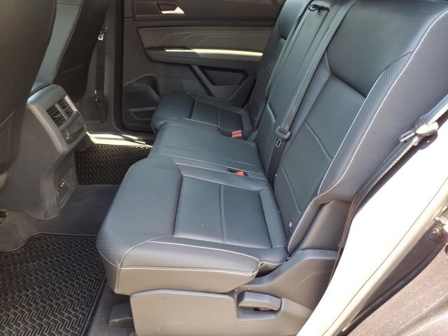 Used 2023 Volkswagen Atlas Cross Sport SEL R-Line AWD/4WD image 11