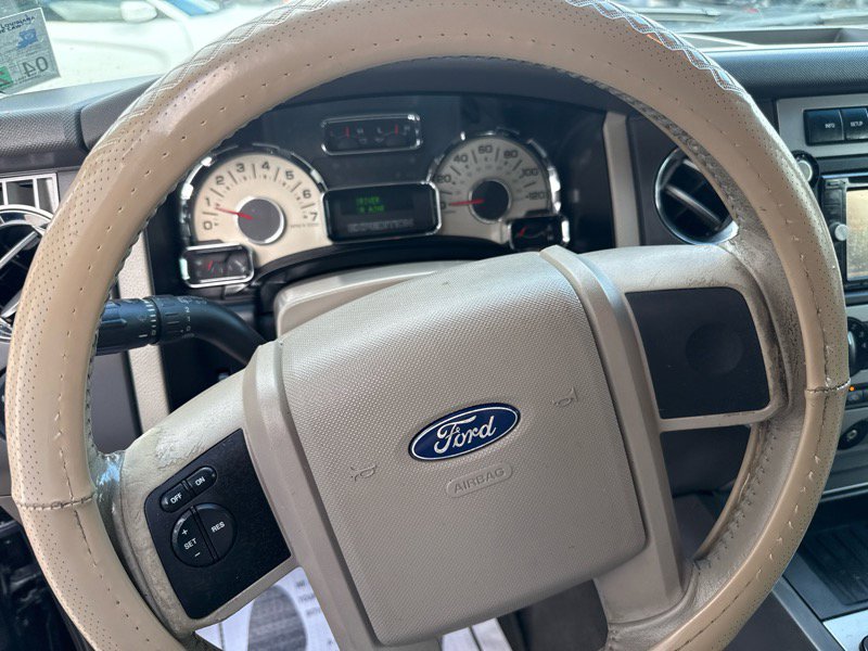 Used 2008 Ford Expedition XLT image 12