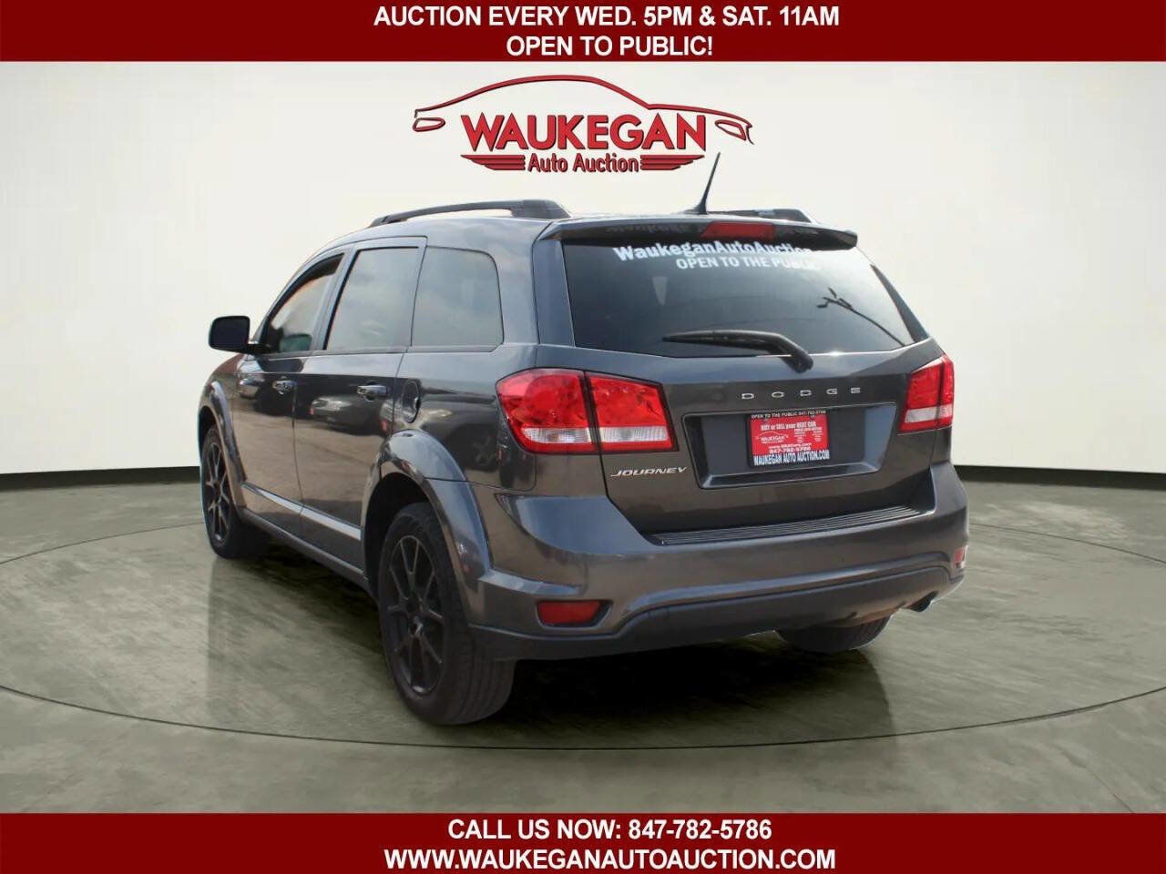Used 2014 Dodge Journey SXT w/ Flexible Seating Group image 4