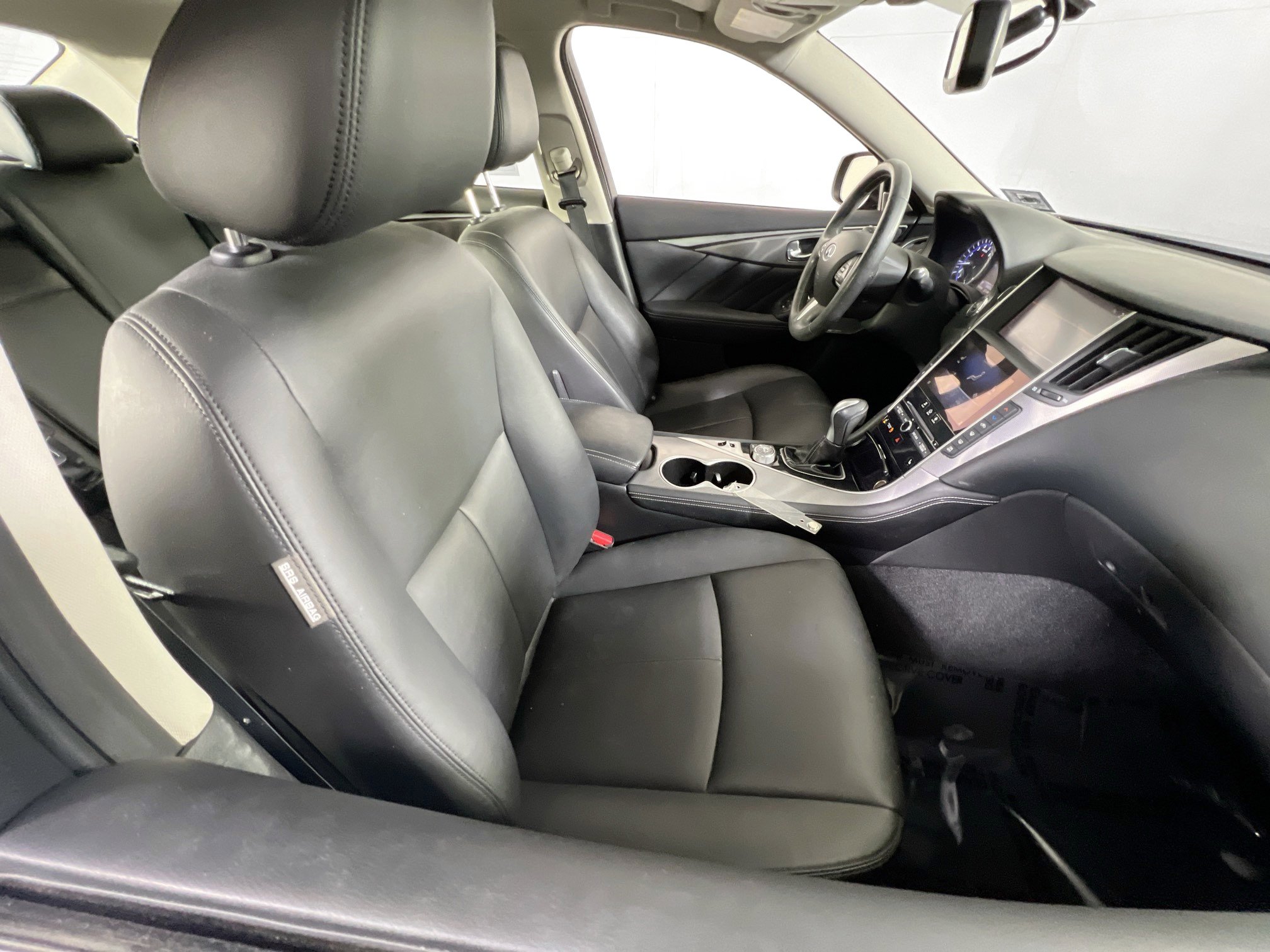 Used 2017 INFINITI Q50 3.0t Premium w/ 3.0T Premium Plus Package image 27