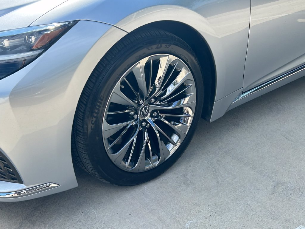 Used 2022 Lexus LS 500 w/ Interior Upgrade Package RWD image 9