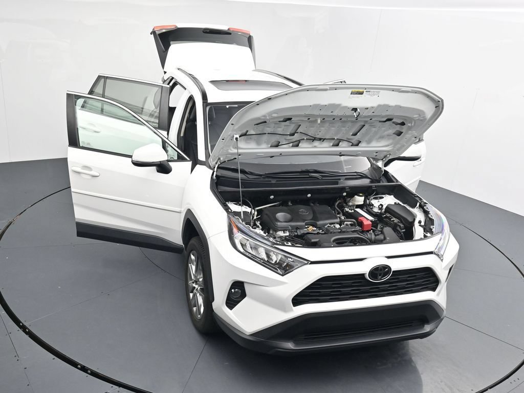 Used 2019 Toyota RAV4 XLE Premium w/ Cold Weather Package AWD/4WD image 43