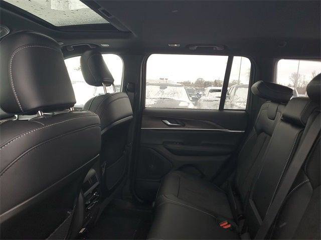New 2026 Jeep Grand Cherokee Altitude AWD/4WD image 10